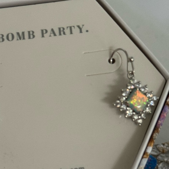 October 2021 Earrings- Bomb Party -NIB - Picture 4 of 4